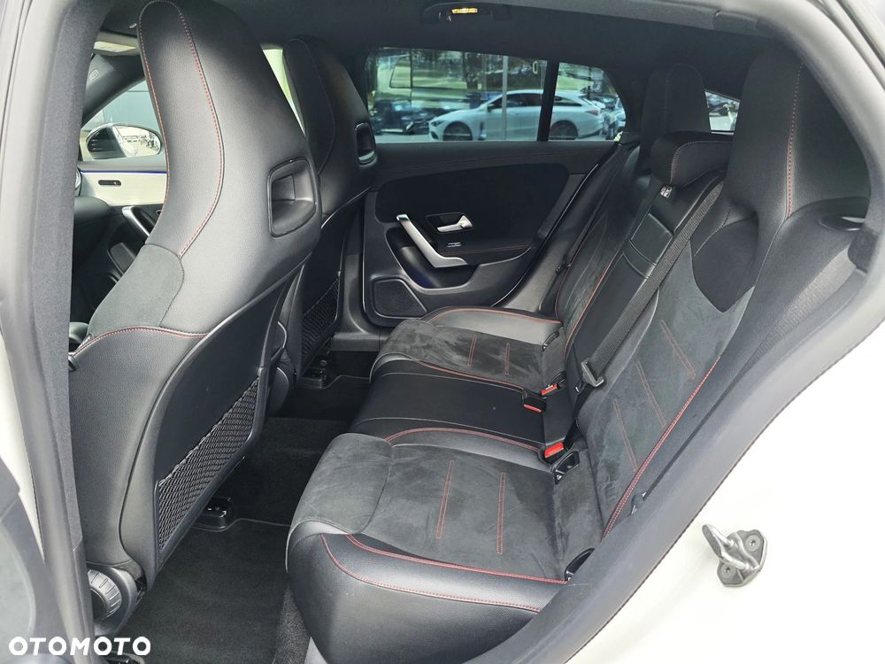 Mercedes-Benz CLA 250 e PHEV AMG Line 8G-DCT - 20