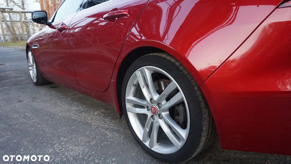 Jaguar XE 2.0 D180 S - 10