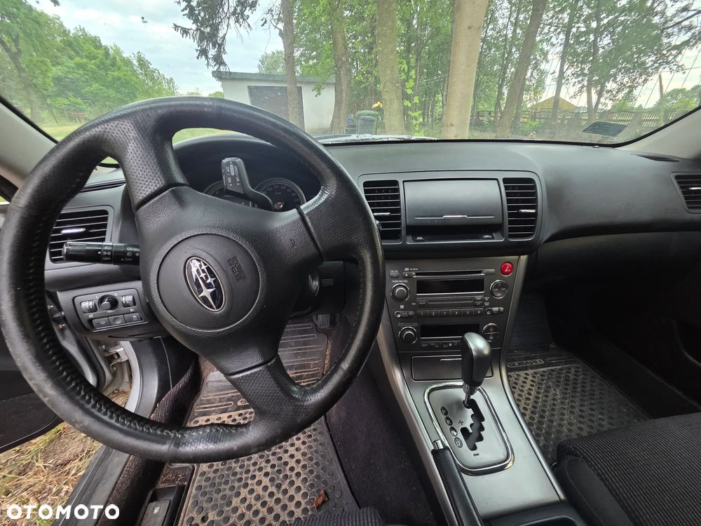 Subaru Outback 2.5i AT - 9