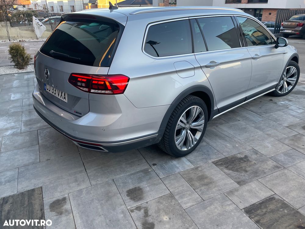 Volkswagen Passat - 4