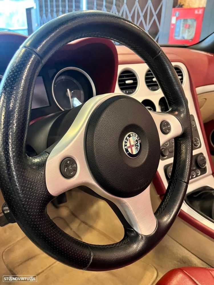 Alfa Romeo Spider 2.4 JTDM - 9