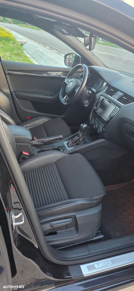 Skoda Octavia 2.0 TDI DSG RS - 9