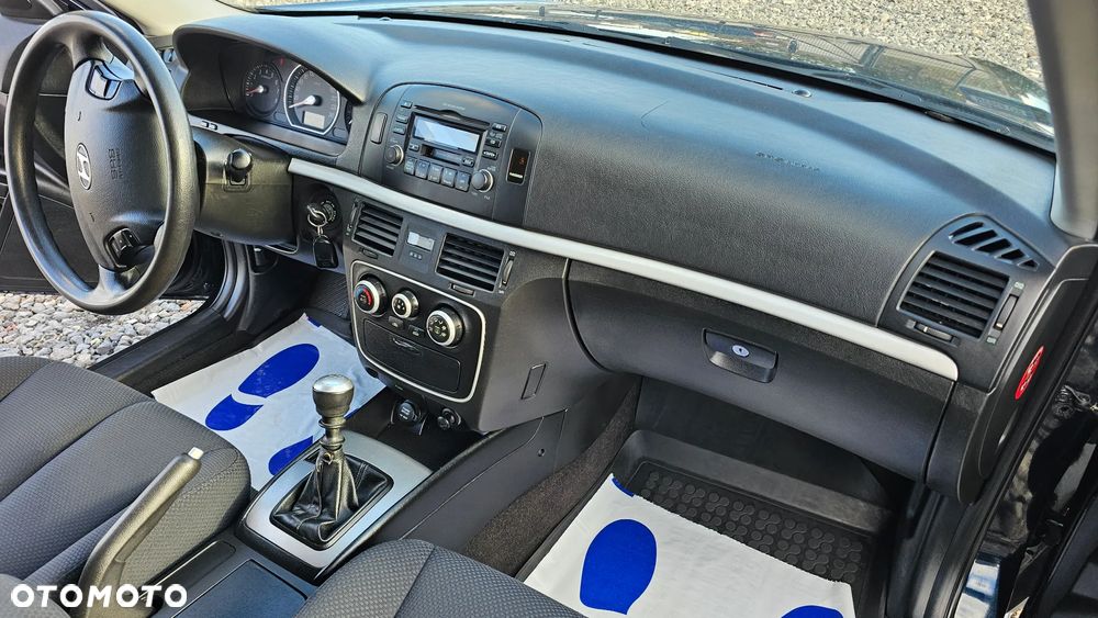 Hyundai Sonata 2.0 GL Comfort - 16