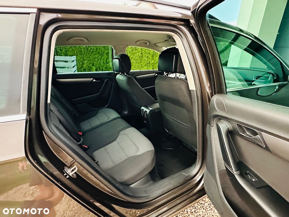 Volkswagen Passat 2.0 TDI DSG Highline - 29