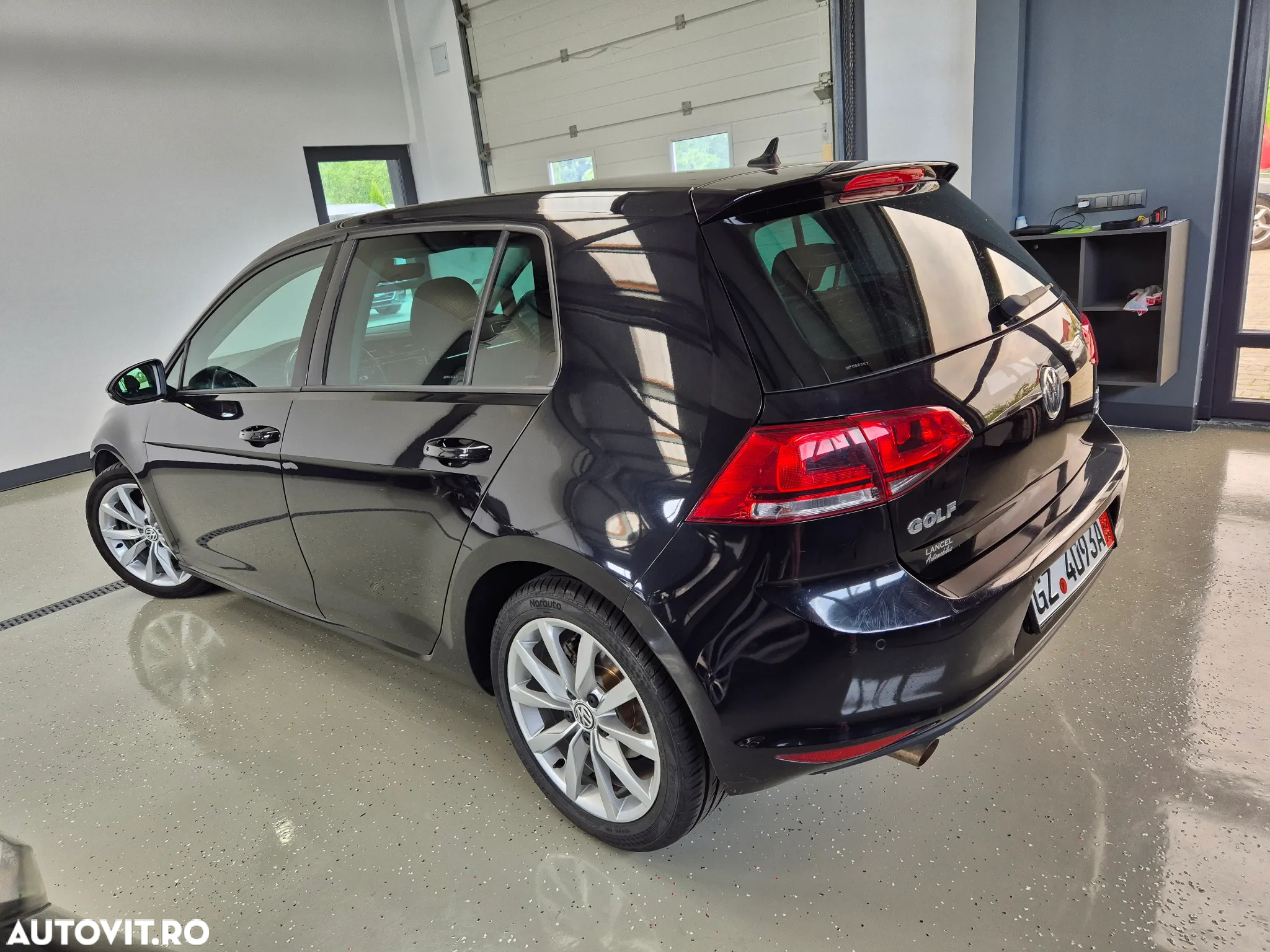 Volkswagen Golf 1.6 TDI DPF BMT DSG Highline - 3