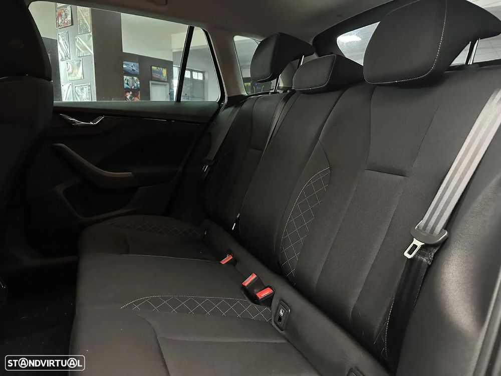 Skoda Kamiq 1.0 TSI Ambition - 12