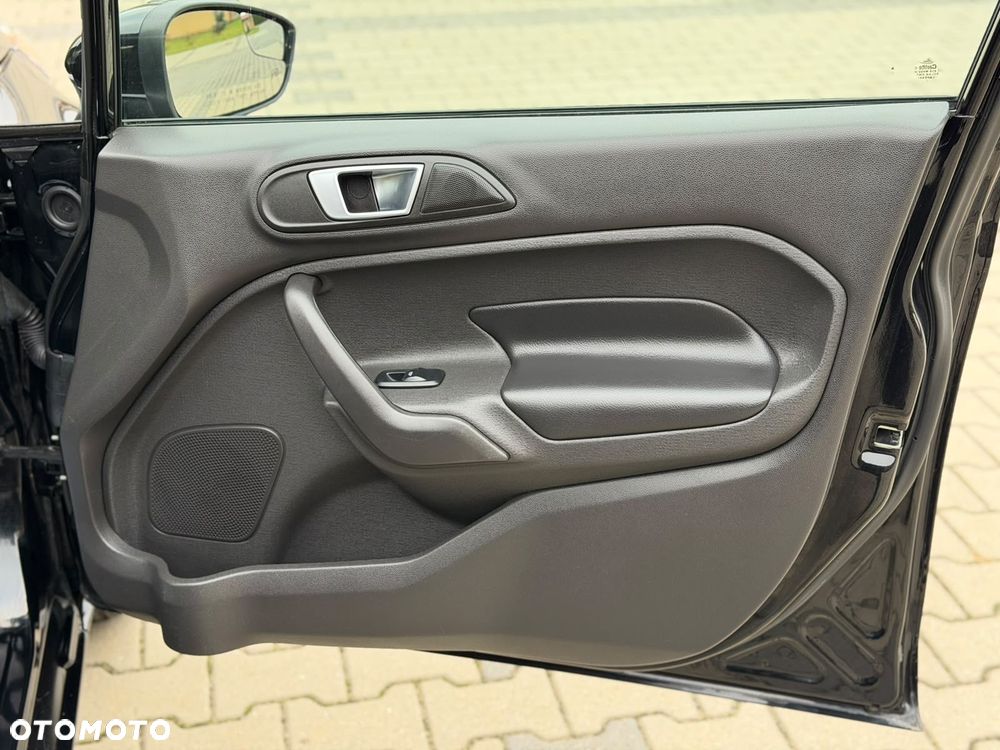 Ford Fiesta - 27