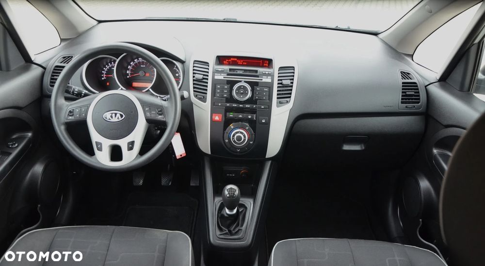 Kia Venga - 15