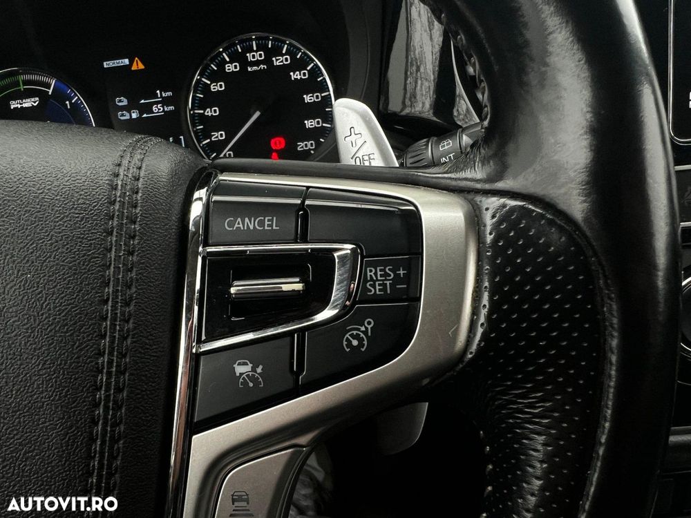 Mitsubishi Outlander - 21