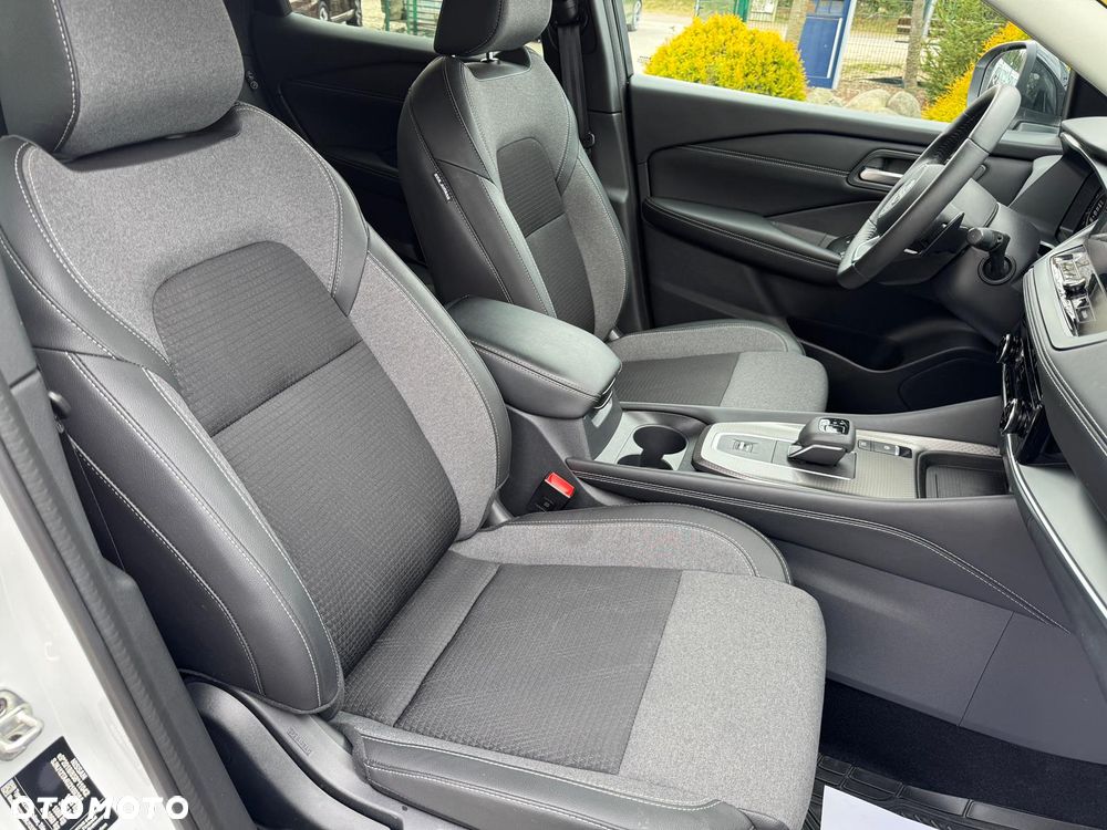 Nissan Qashqai 1.3 DIG-T N-Connecta DCT - 34