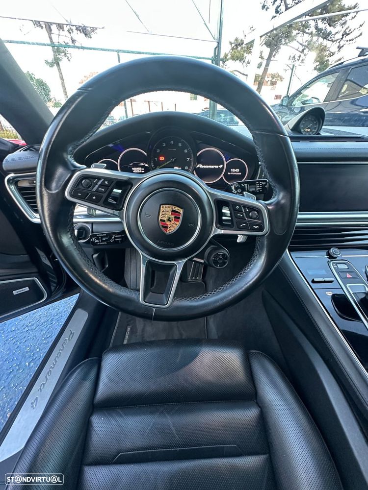Porsche Panamera Sport Turismo - 24
