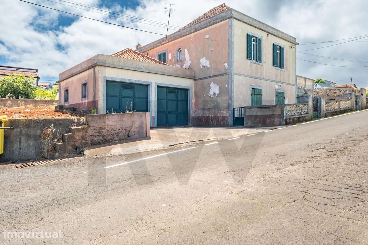 Moradia Tradicional com Terreno e Vista Mar para Reabilitar na Ponta - Grande imagem: 4/27