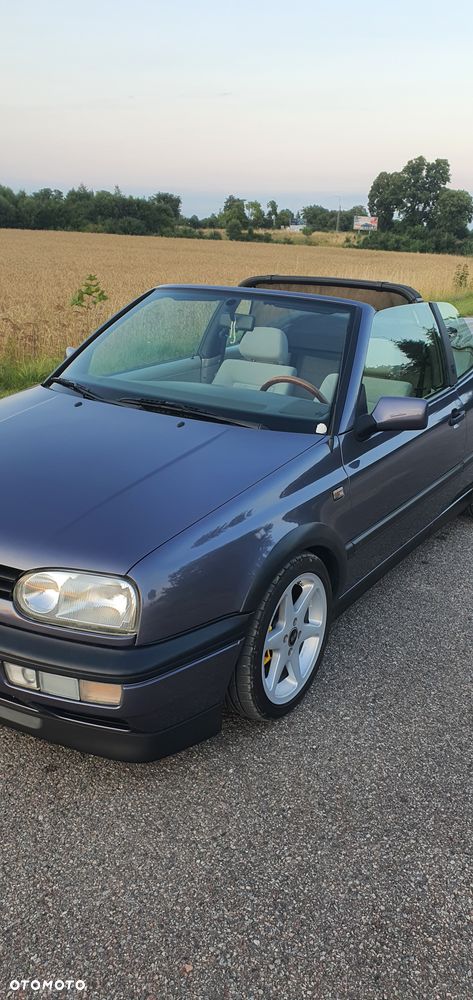 Volkswagen Golf 1.8 GT - 1