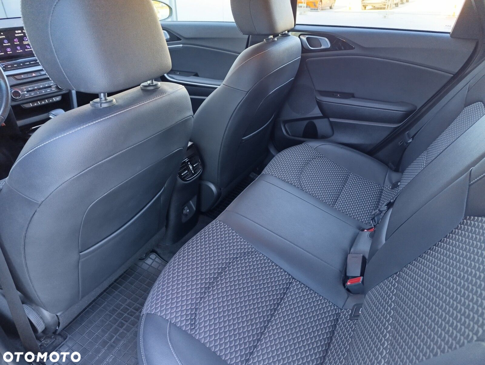 Kia Ceed 1.5 T-GDI L Business Line DCT - 15