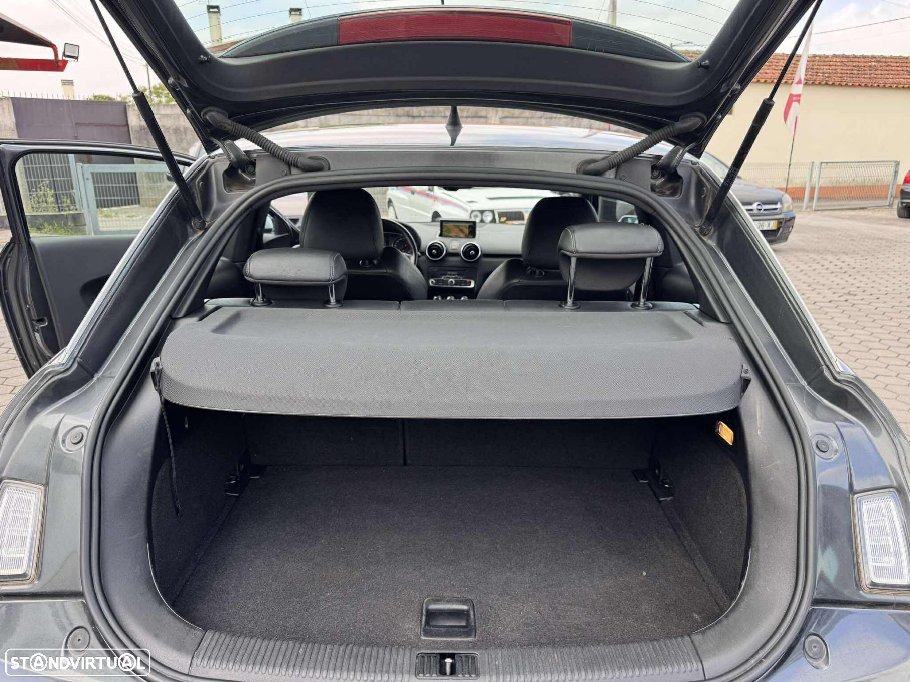 Audi A1 1.6 TDI Special Edition S-Tronic - 22