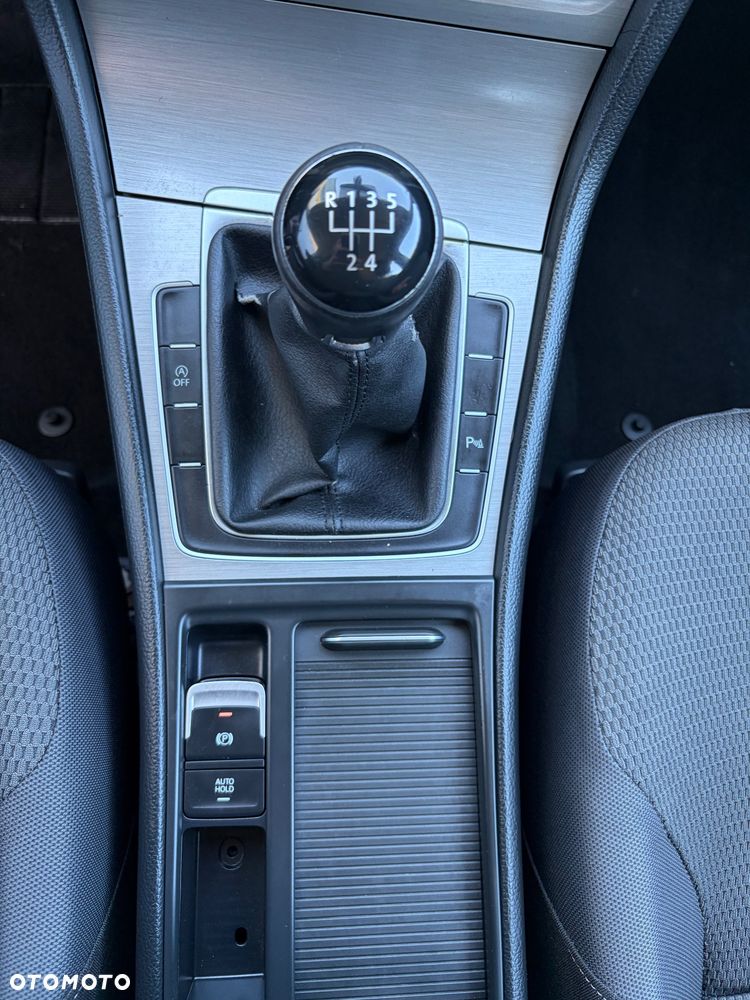 Volkswagen Golf 1.6 TDI (BlueMotion Technology) Comfortline - 23