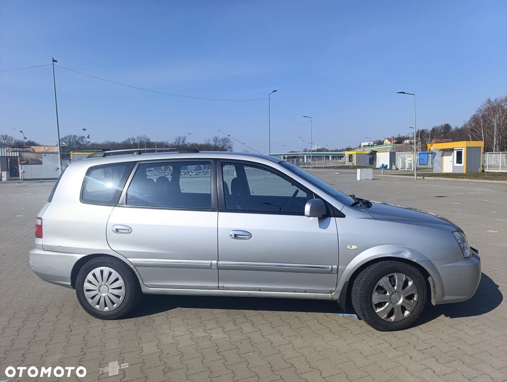 Kia Carens - 2