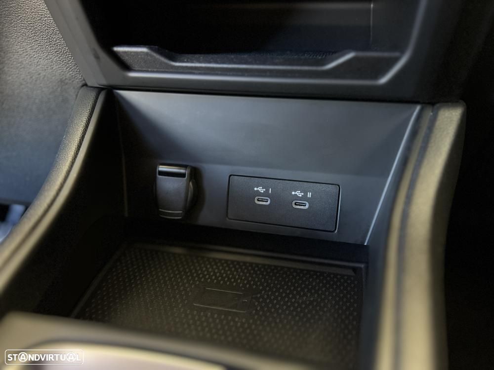 Renault Captur 1.0 TCe Techno Bi-Fuel - 24