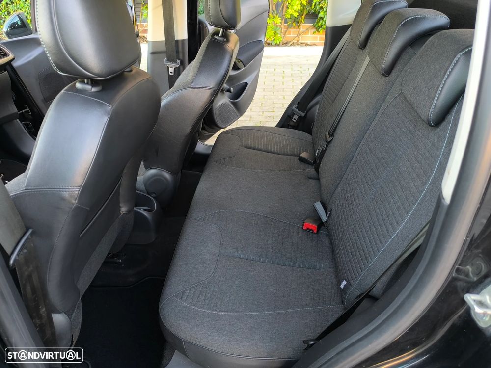 Citroën C3 1.2 PureTech Shine - 17