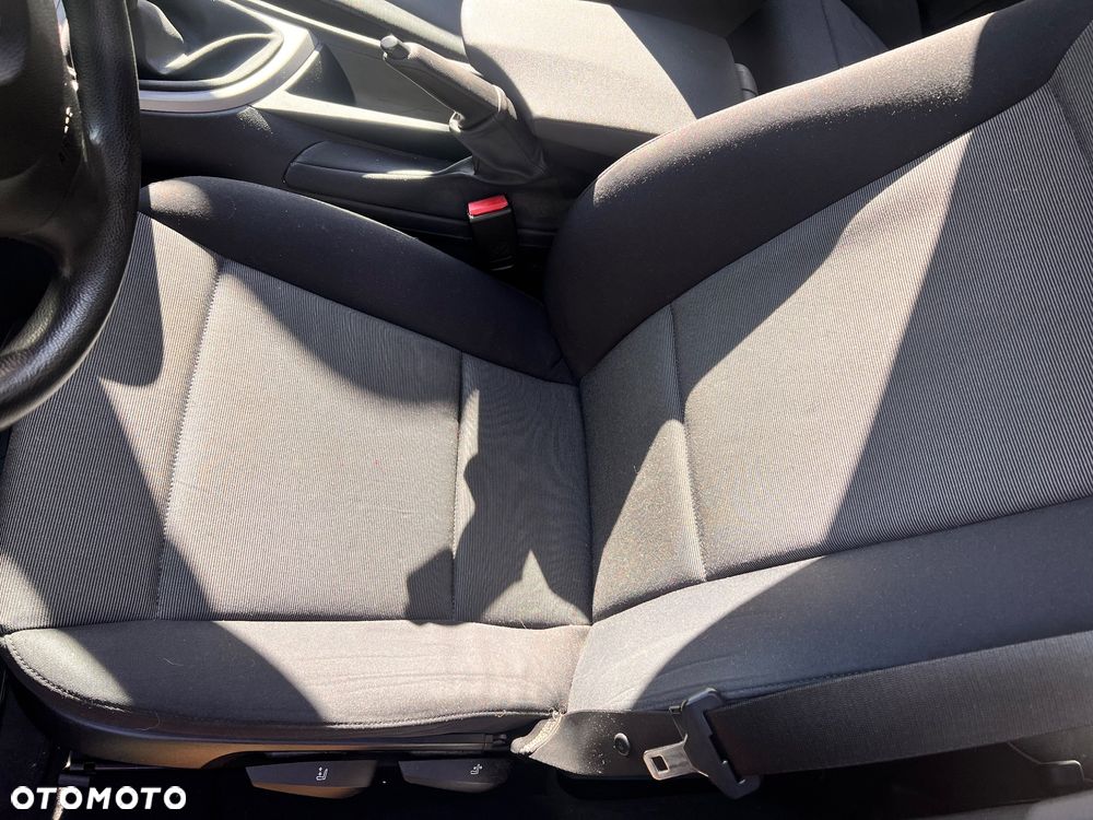 BMW Seria 1 118d - 21