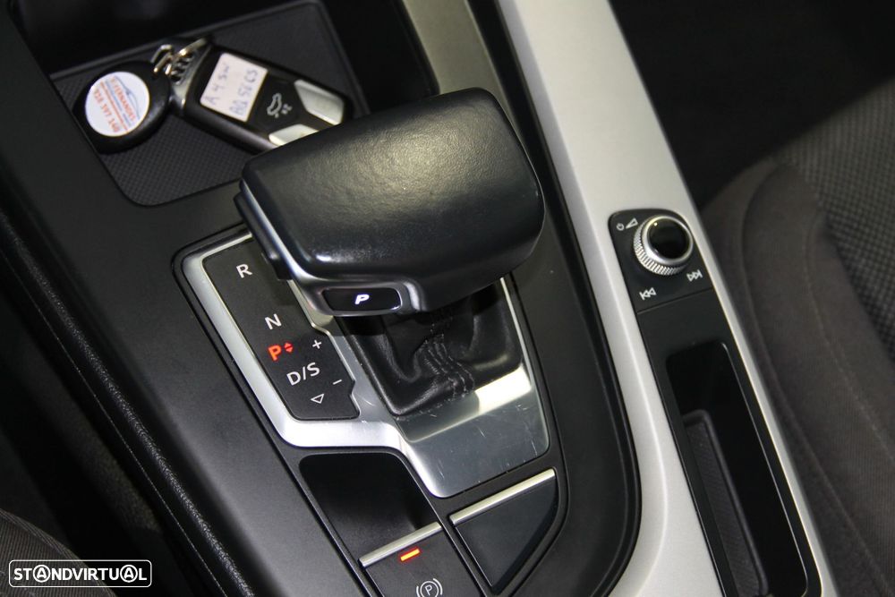 Audi A4 Avant 35 TDI S tronic — fotografia 13