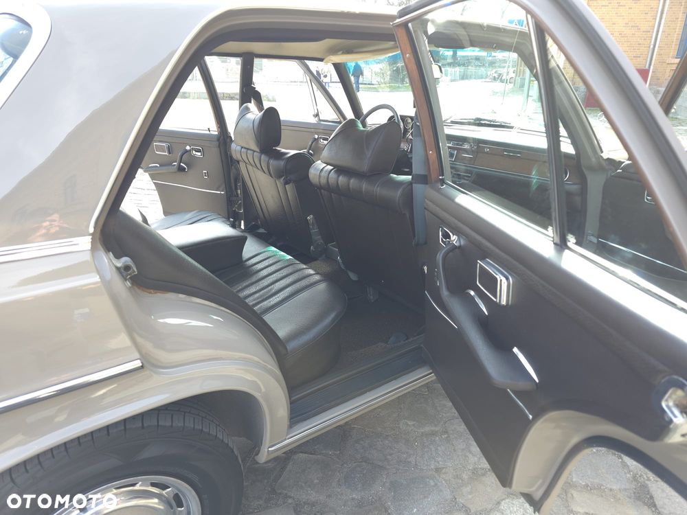 Mercedes-Benz 280 - 15