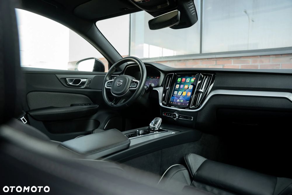 Volvo V60 B4 B DKG Ultimate Dark - 28