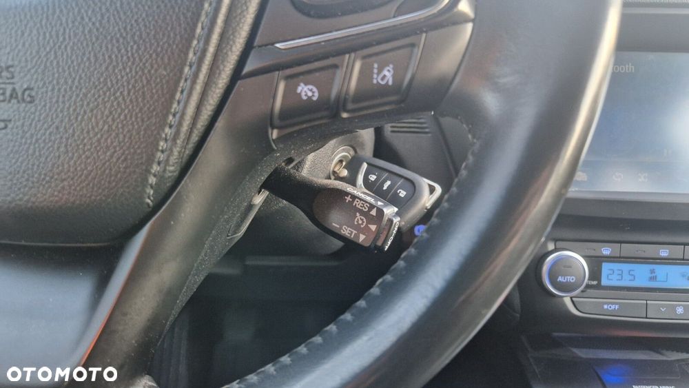 Toyota Avensis 2.0 D-4D Premium - 23