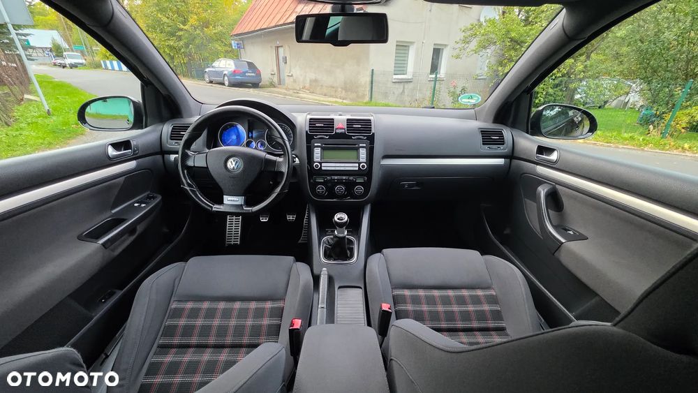 Volkswagen Golf - 9
