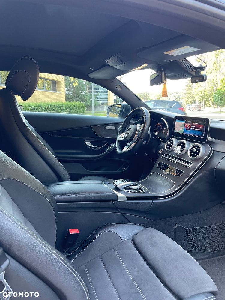 Mercedes-Benz Klasa C 300 9G-TRONIC - 18