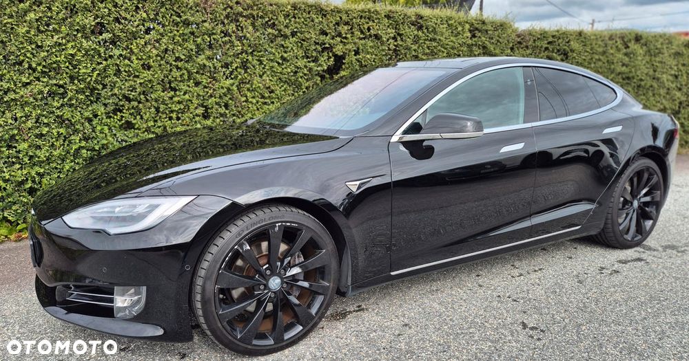Tesla Model S - 6