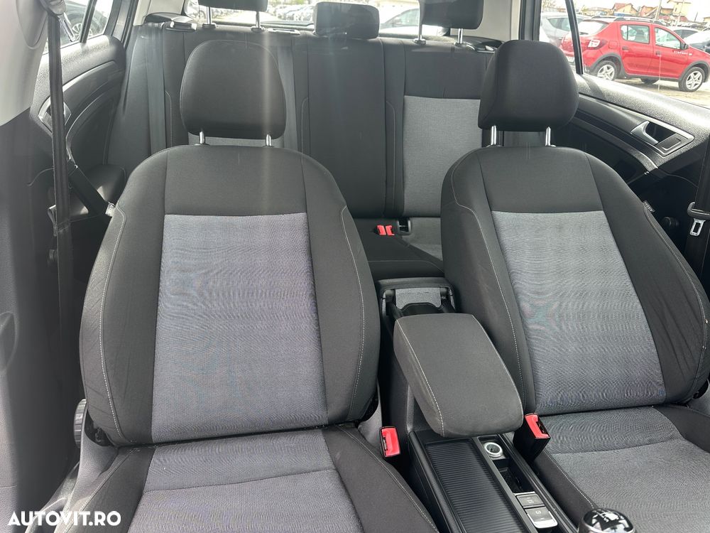 Volkswagen Golf 1.6 TDI DPF Trendline - 4