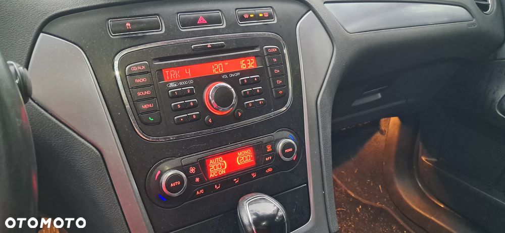 Ford Mondeo 2.0 T Titanium S - 15