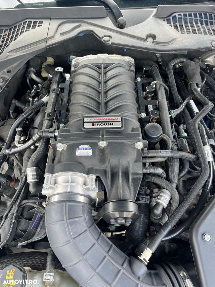 Ford Mustang - 6