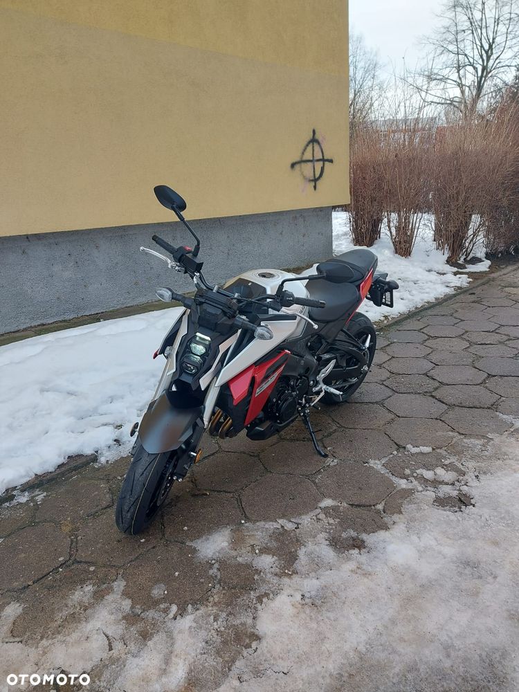 Suzuki GSX - 2