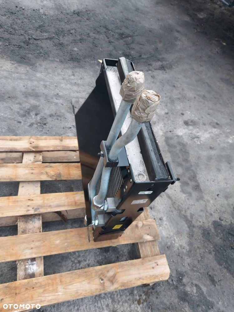 Chłodnica oleju ACX 277510A CIĄGNIK VALTRA Q305S 2024R - 4