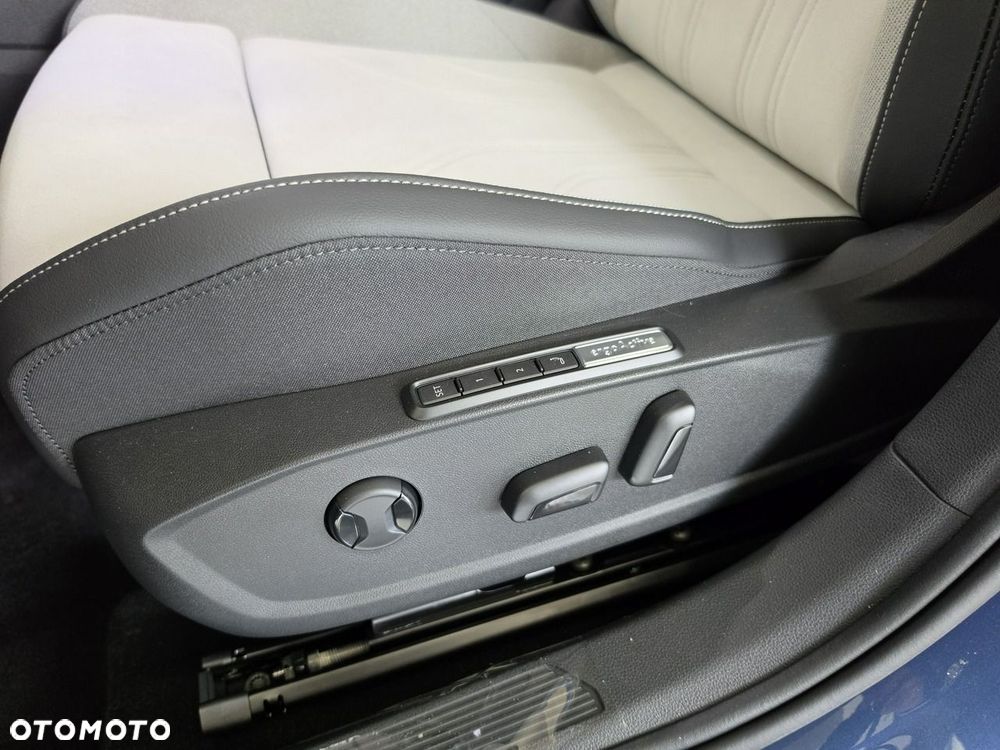 Volkswagen Golf - 10