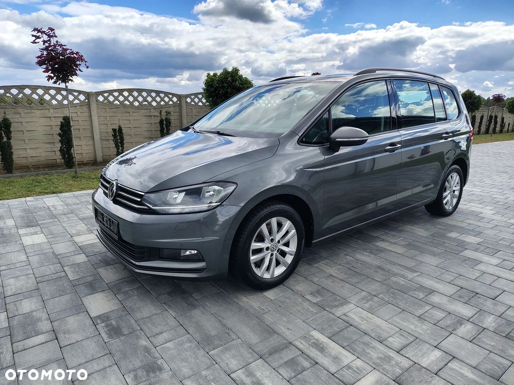 Volkswagen Touran - 1