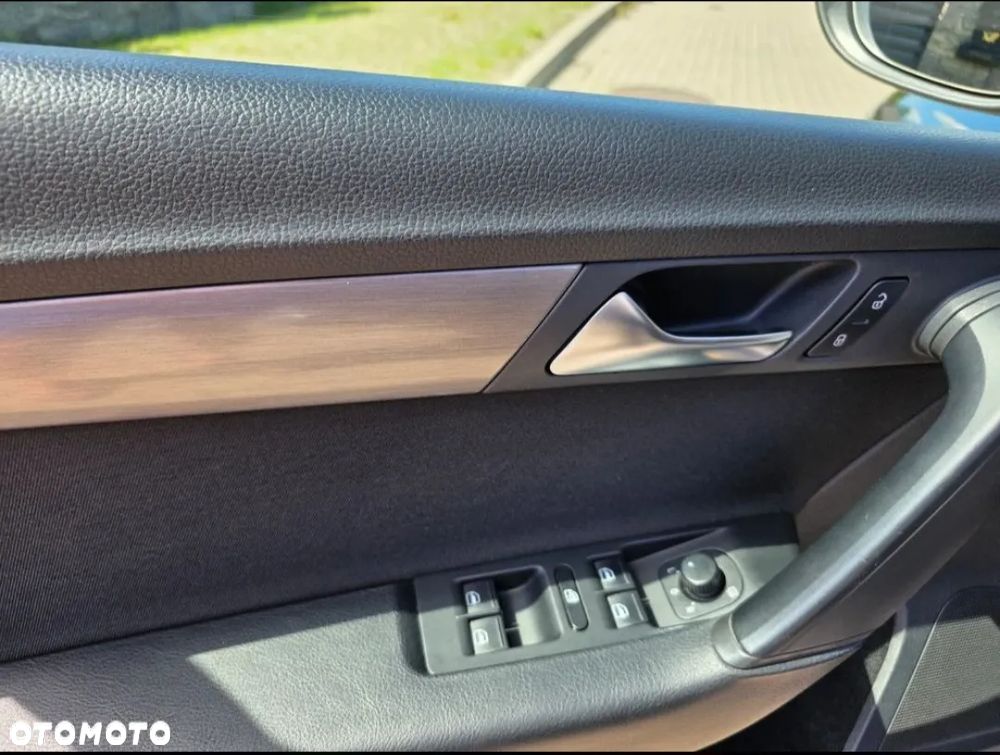 Volkswagen Passat 2.0 TDI Comfortline - 29