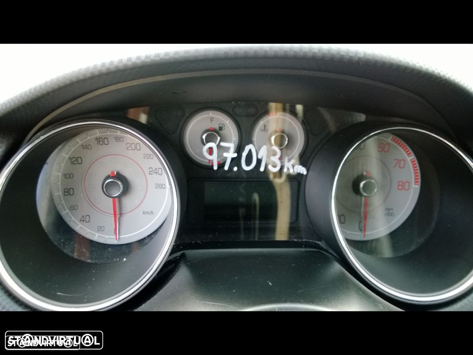 Traseira / Frente /Interior Fiat Bravo 2011 T-Jet - 3