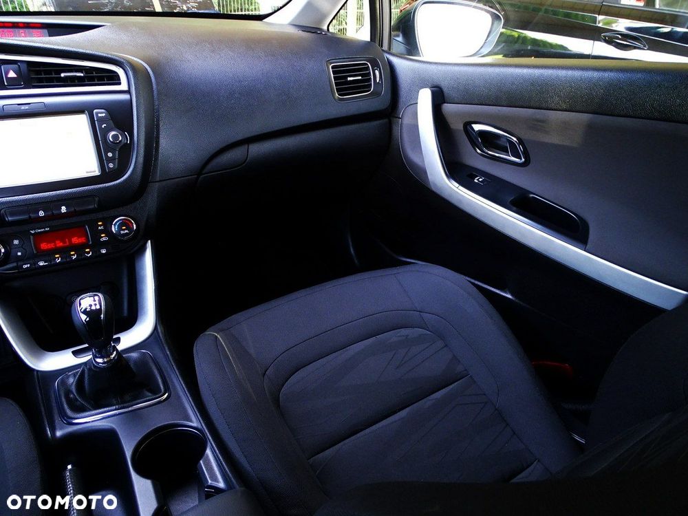Kia Ceed - 38