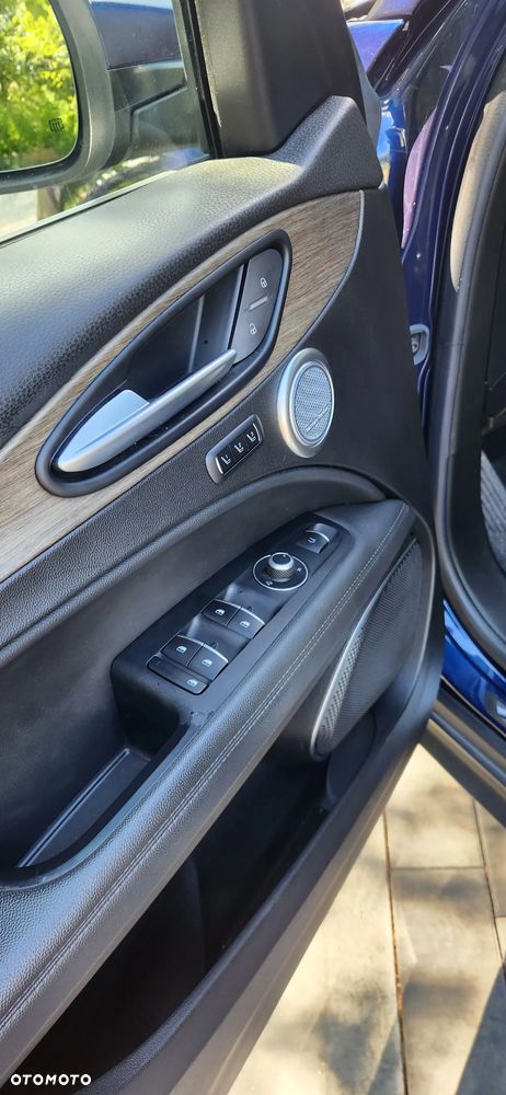 Alfa Romeo Stelvio 2.0 Turbo TI Q4 - 9