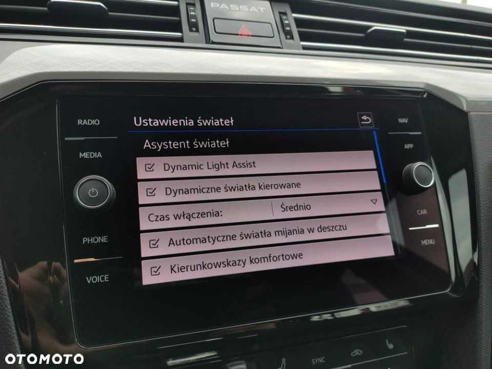 Volkswagen Passat - 37