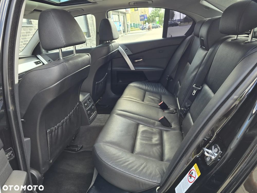 BMW Seria 5 525i - 27