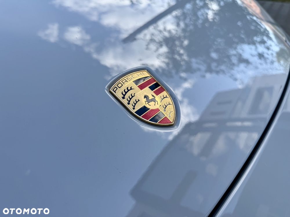Porsche 911 Carrera 4S - 39
