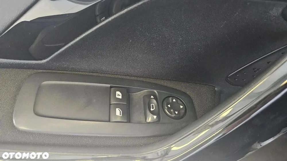 Peugeot 2008 1.2 Pure Tech Style - 14