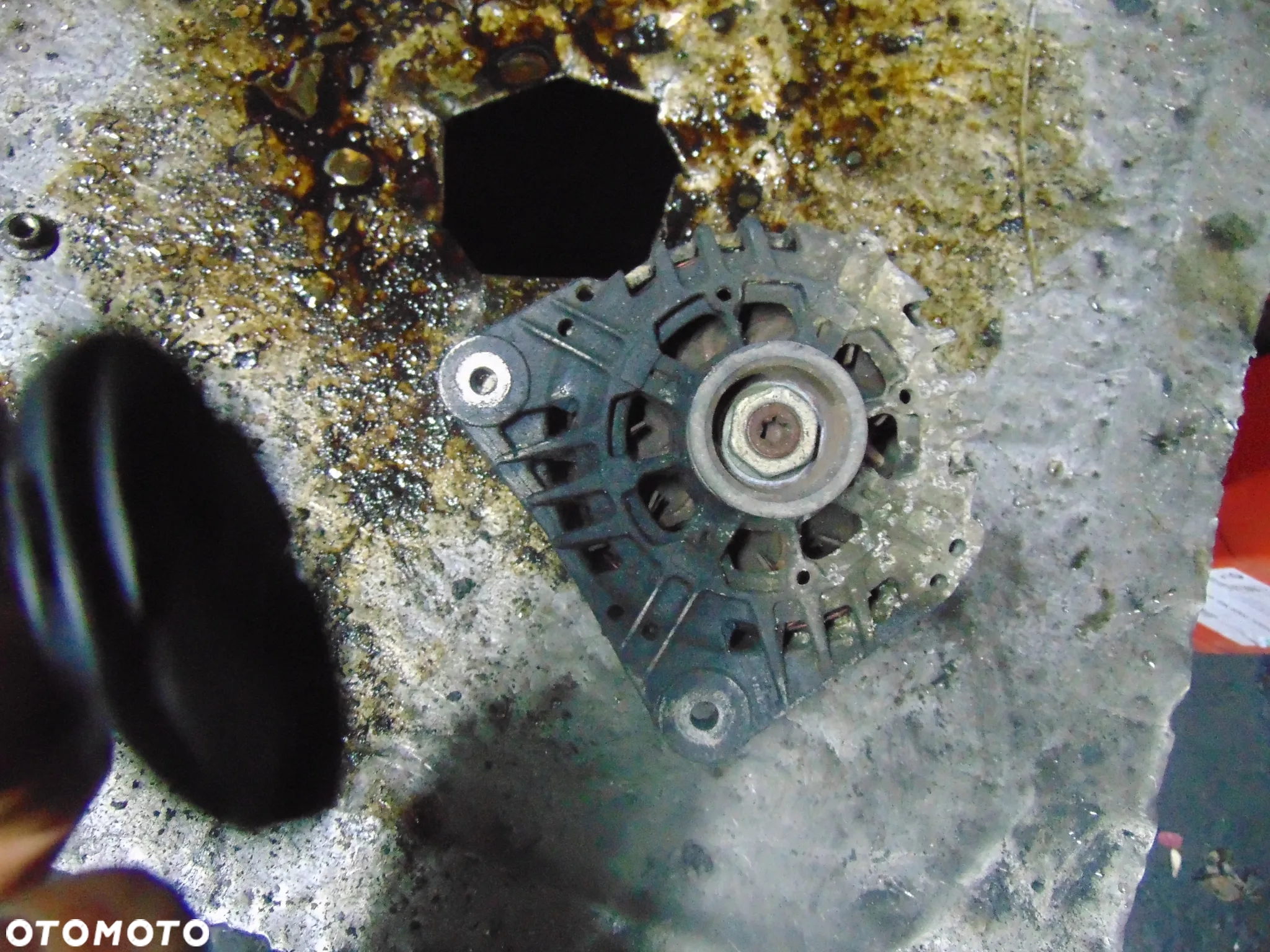 Alternator Laguna 3 2,0 turbo/2,2 DCI - 2
