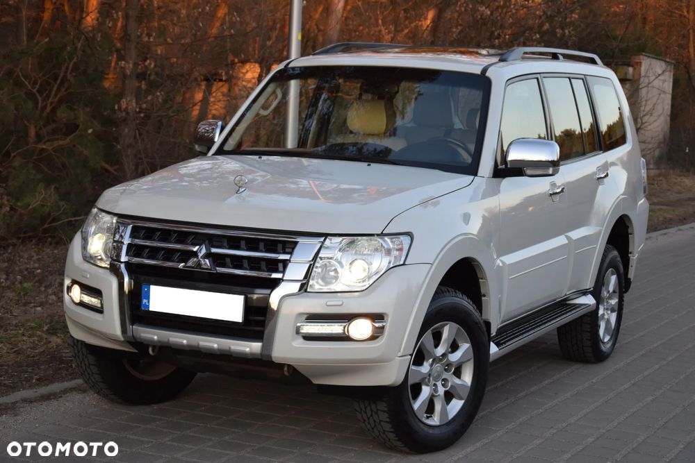 Mitsubishi Pajero - 1
