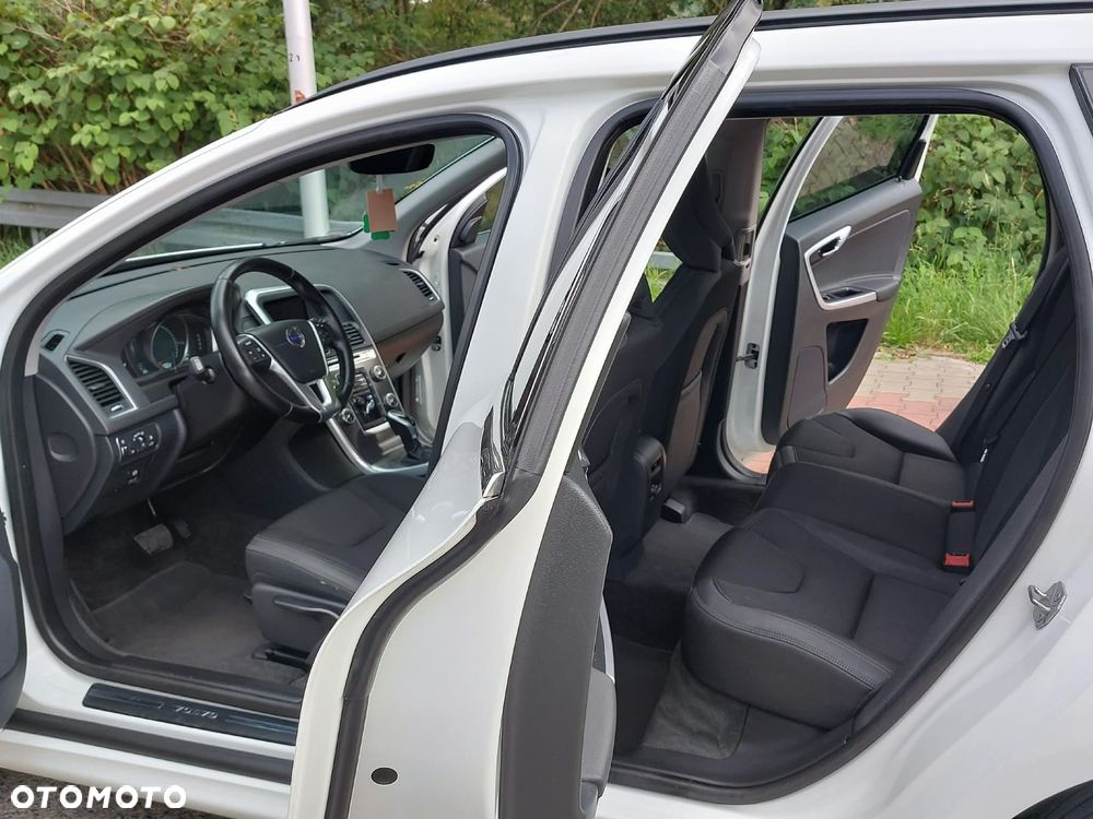 Volvo XC 60 D4 AWD Momentum - 7