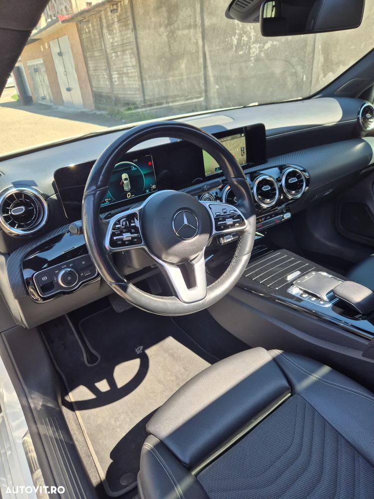 Mercedes-Benz EQA - 8